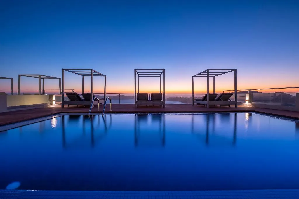 Pool, Gizis Cliffside Suites, Santorini