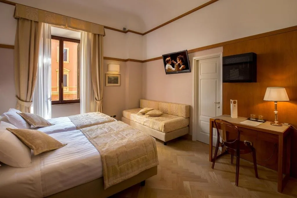 TRIPLE TWO BEDS Room, Hotel La Residenza, Rome