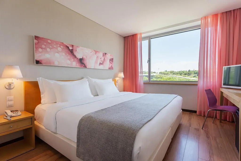 DOUBLE SUPERIOR Room, HF Fenix Garden, Lisbon