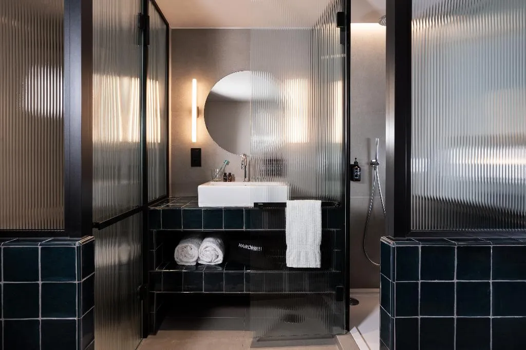 Double or Twin DELUXE Room, Chic & Basic Gravity, Porto