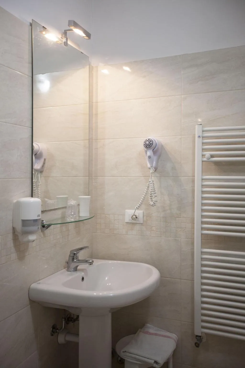 Room, Albergo Amalfi Milano, Milan