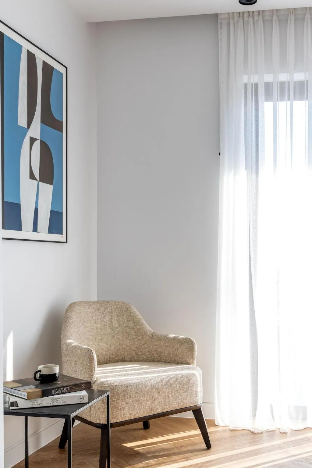 Room, Neoma, Athens