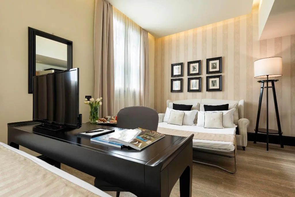DOUBLE SUPERIOR Room, Profumo Maison Colosseo, Rome