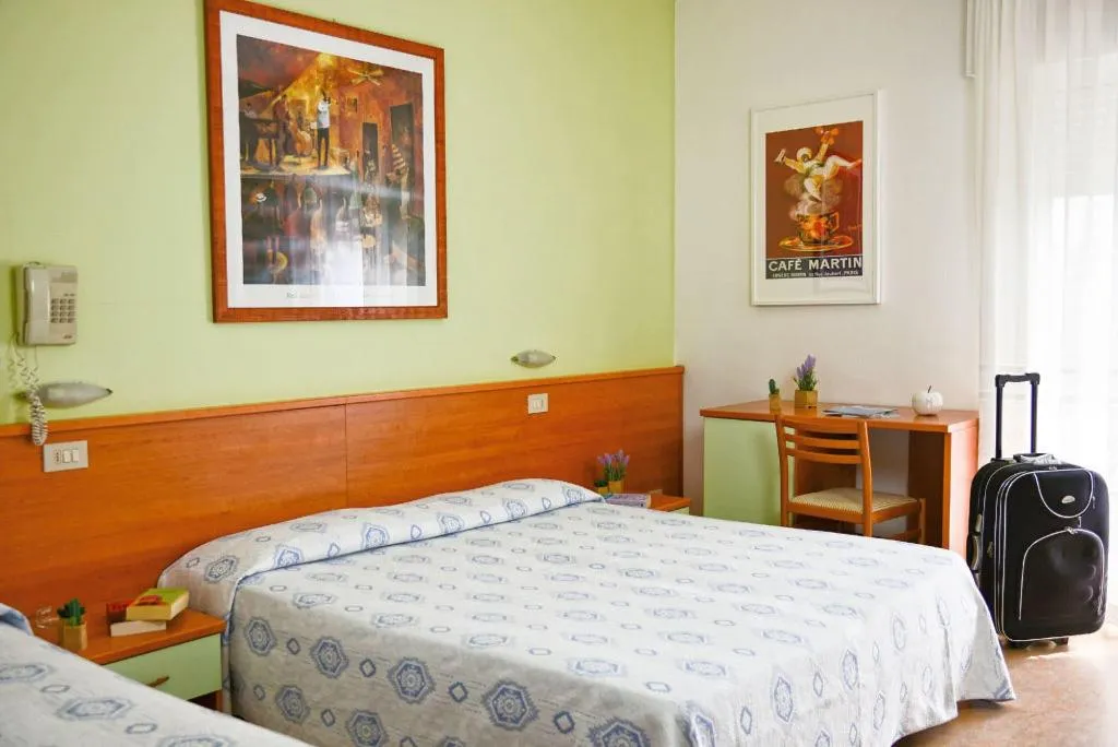 Room, Domingo, Venice