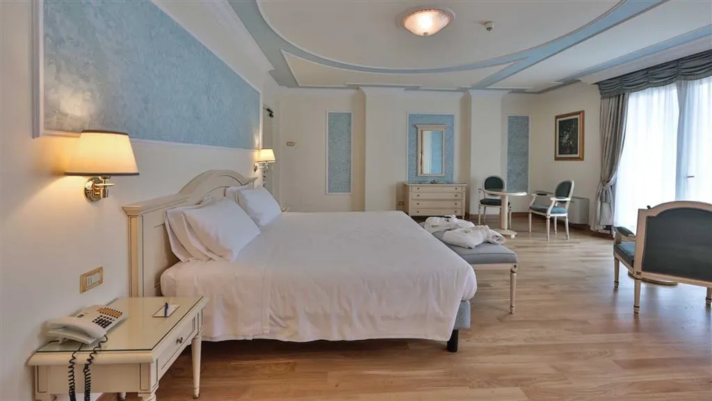 JUNIOR SUITE STANDARD Room, Hotel Terme Imperial, Venice