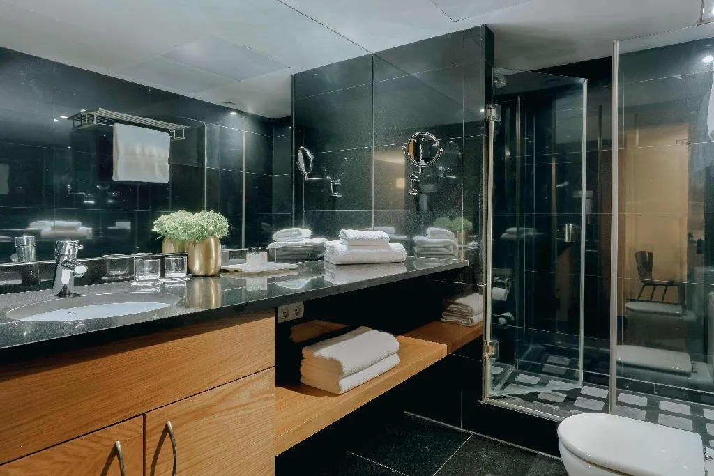 Room, Hesperia Fira Apartments, Barcelona