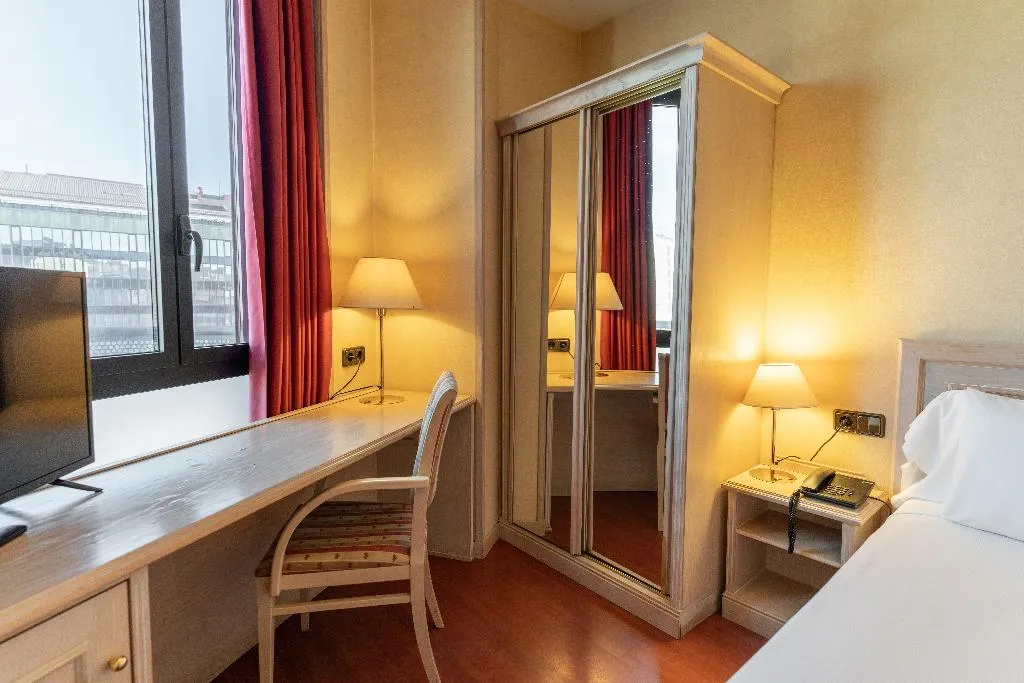 Double or Twin STANDARD Room, Sunotel Junior, Barcelona