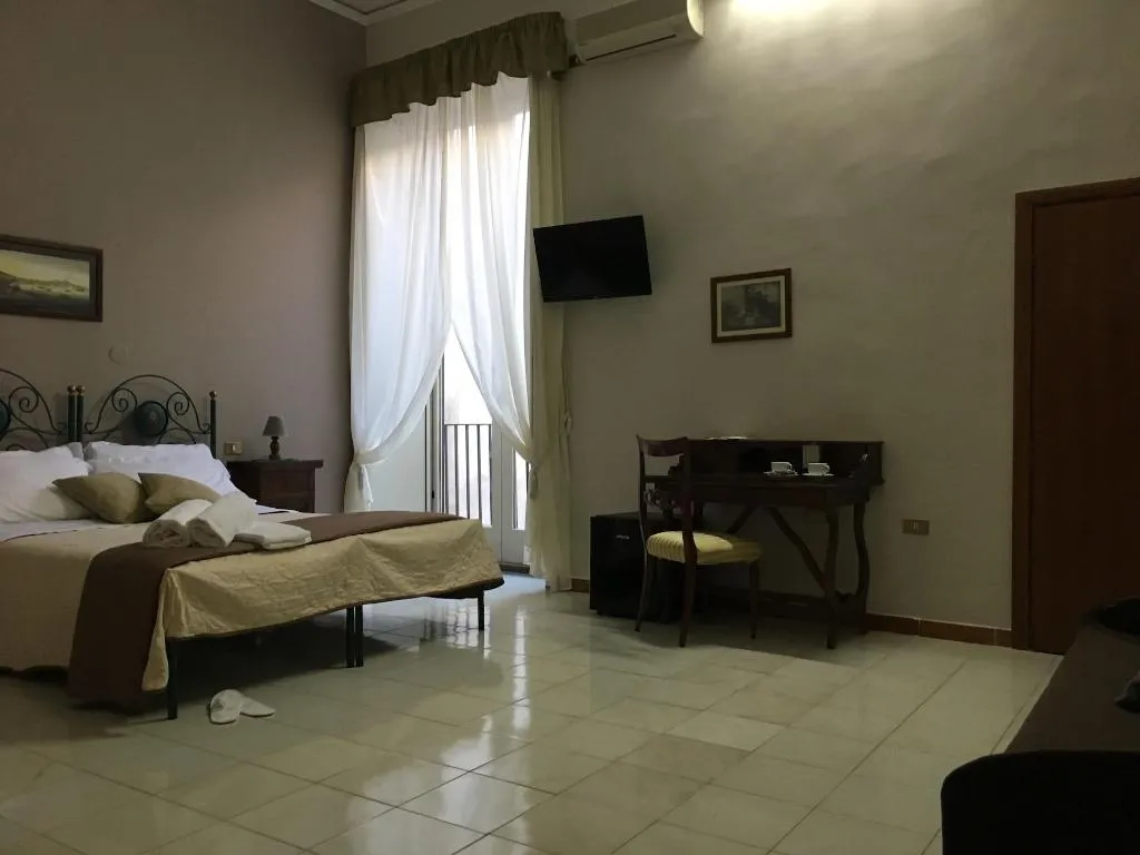 Room, Soggiorno Paradiso Due, Naples