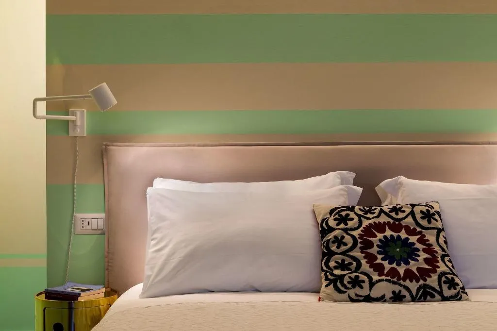 Room, Marina Piccola 73, Naples