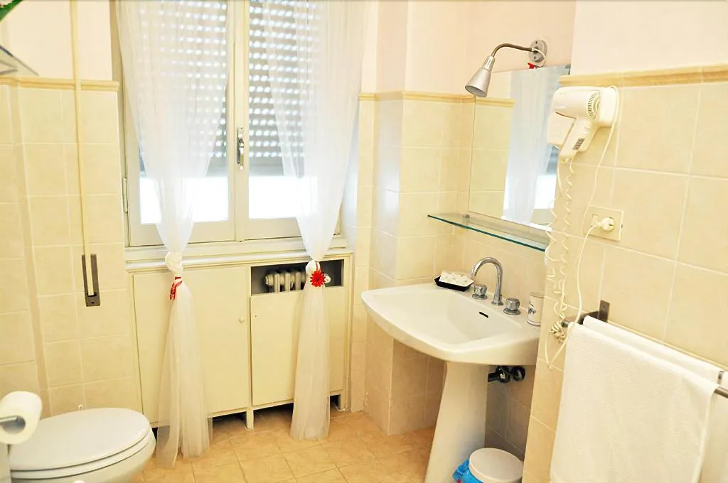 Room, Ideal B&B, Rome