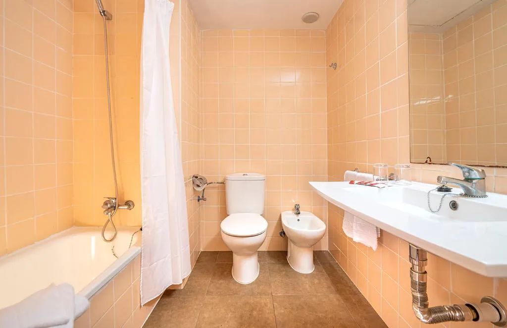 TRIPLE WITH BALCONY Room, The BandB by Guitart Hotels, Costa Brava