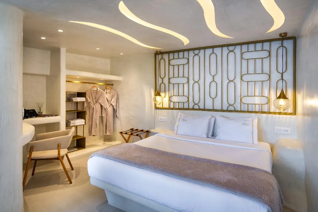 SUITE WITH PRIVATE POOL Room, Athina Luxury Suites, Santorini