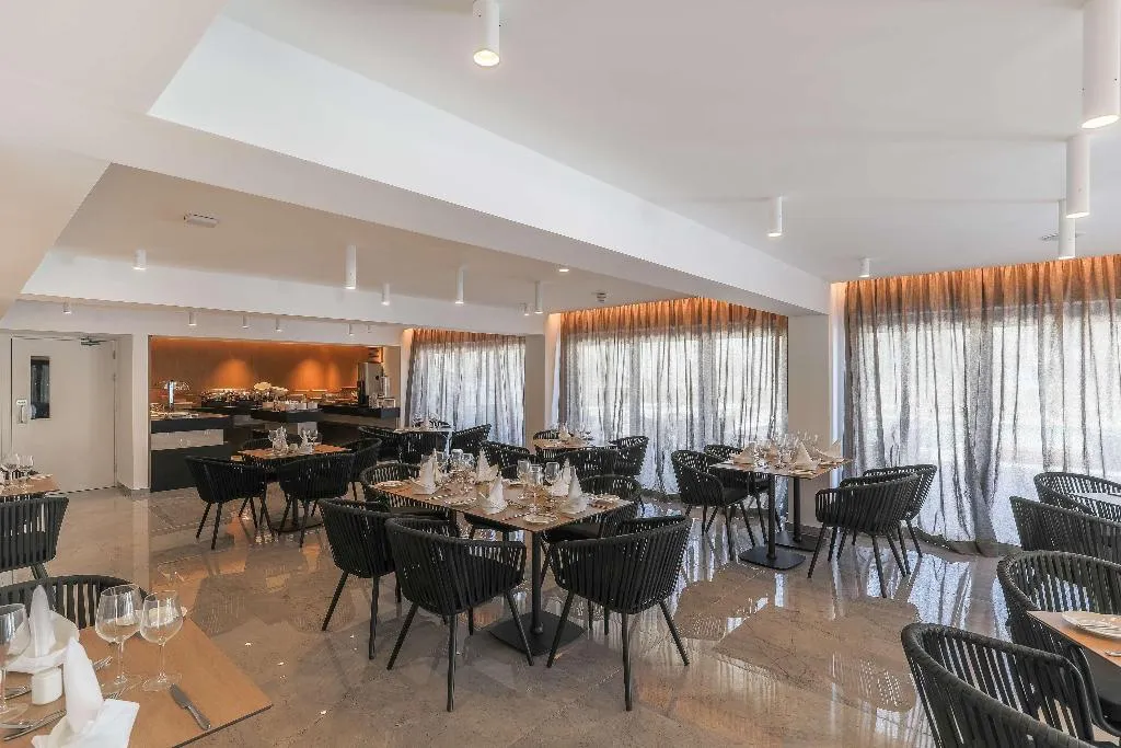 Restaurant, Quality Lodge, BW Premier Collection, Cyprus