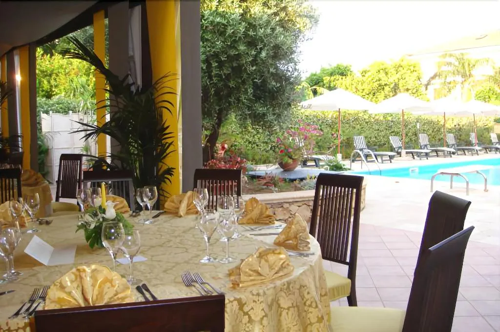 DOUBLE GARDEN VIEW WITH BALCONY Room, Hotel delle Palme, Taormina