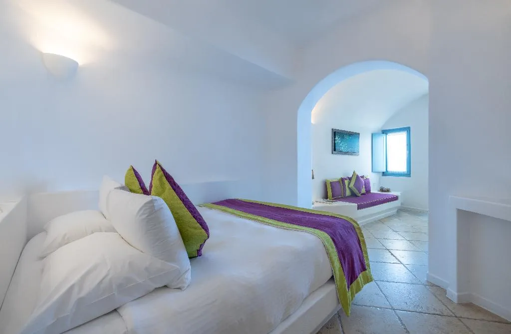 SUITE STANDARD Room, Above Blue Suites, Santorini