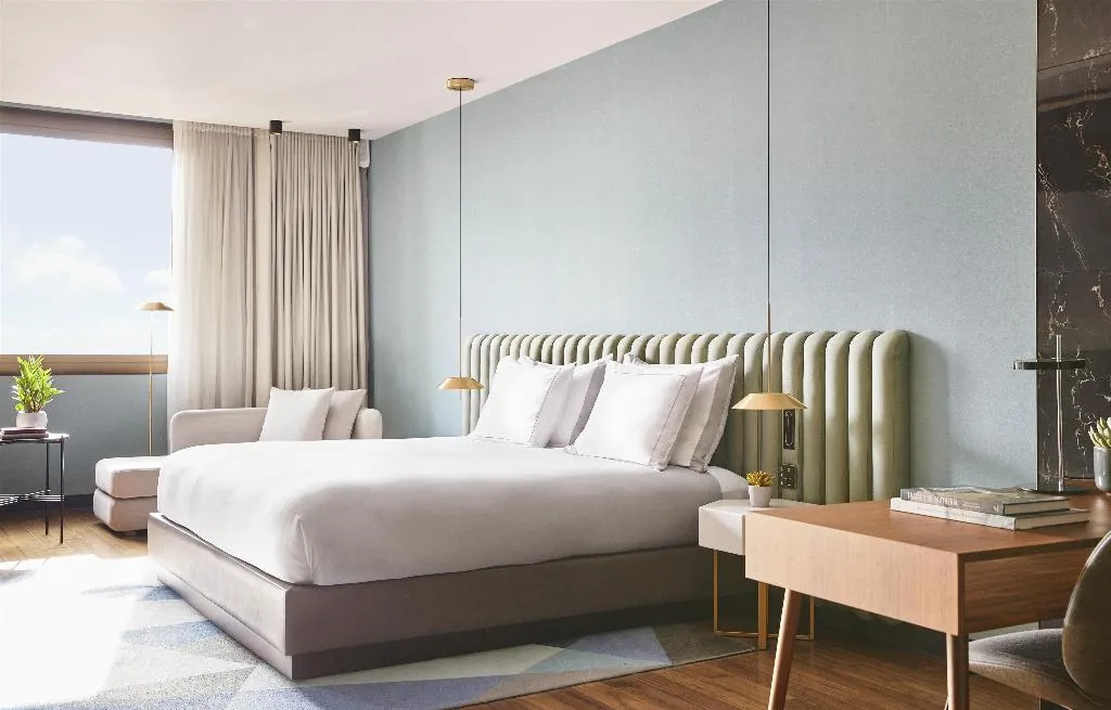 JUNIOR SUITE KING SIZE BED Room, Grand Hyatt Barcelona, Barcelona