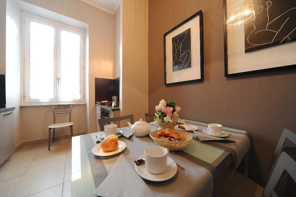 APARTMENT CAPACITY 3 Room, Residence Trianon Borgo Pio, Rome