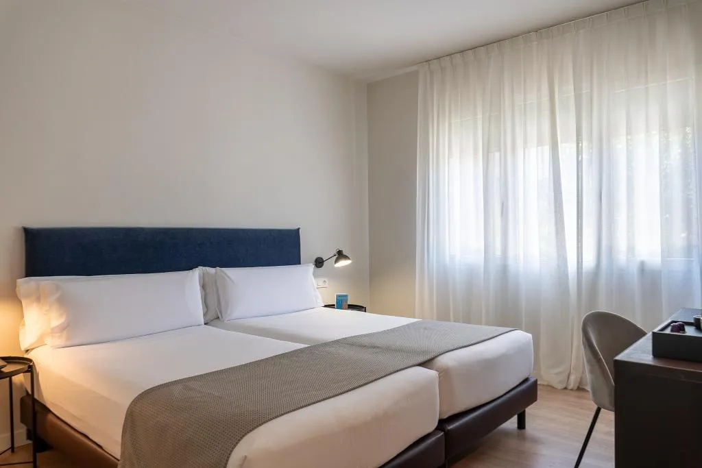 TWIN STANDARD Room, Tres Torres Atiram Hotel, Barcelona