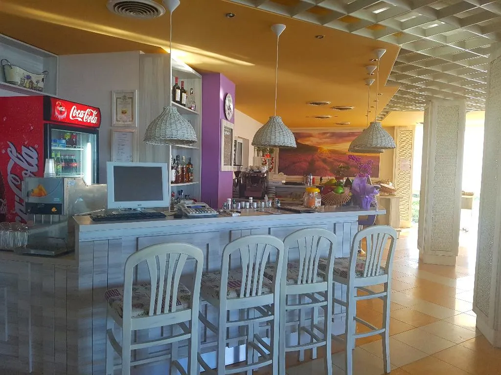 Bar, Aphrodite Beach Hotel, Bourgas