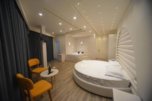 Hotel Elesio, Kavaje