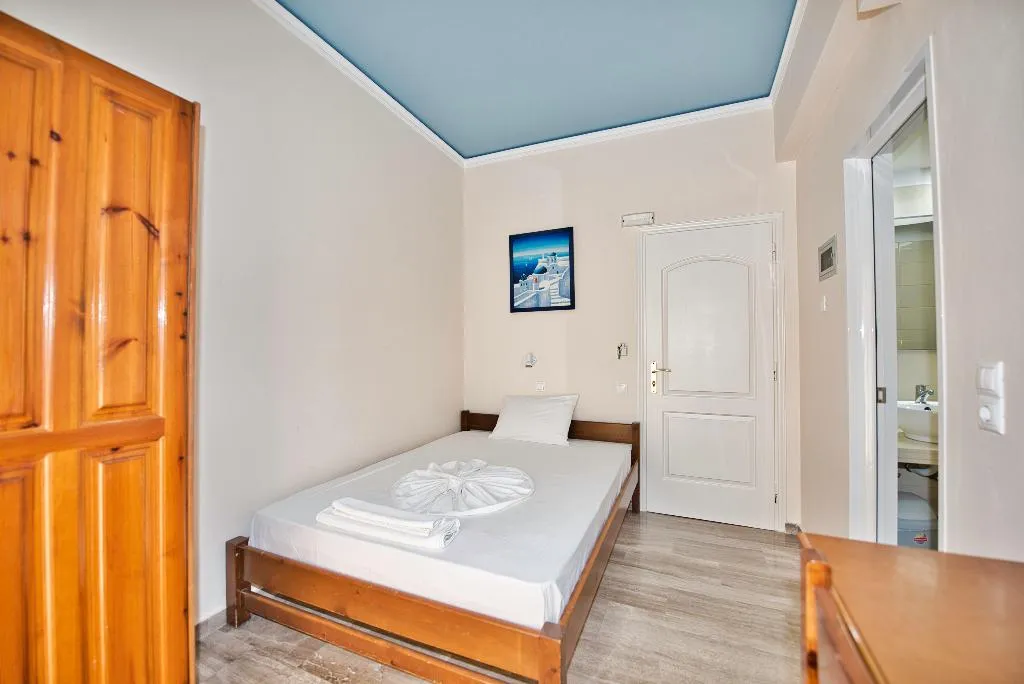 SINGLE STANDARD Room, Villa Nikos Karamolegos, Santorini
