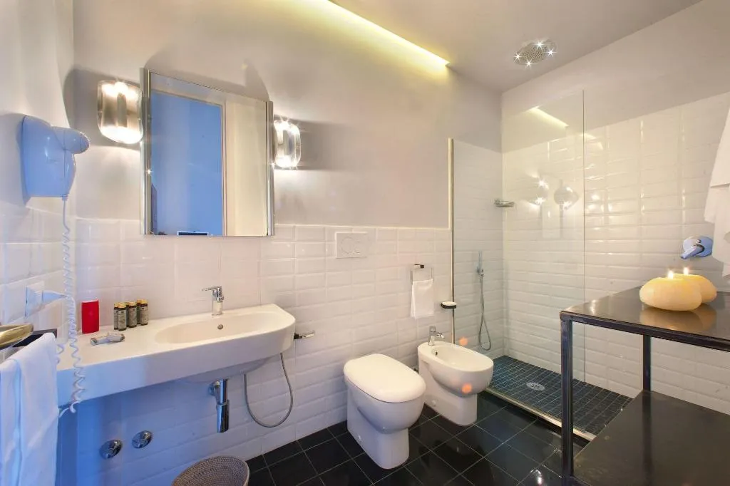 Room, Marina Piccola 73, Naples