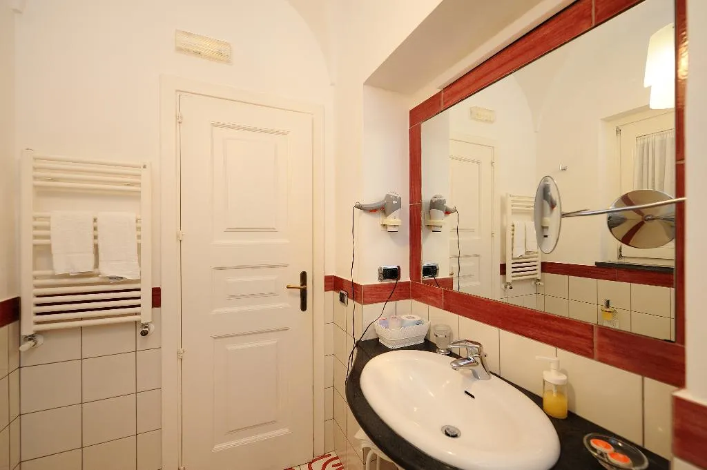 TRIPLE DELUXE Room, Hotel Villa Annalara, Naples