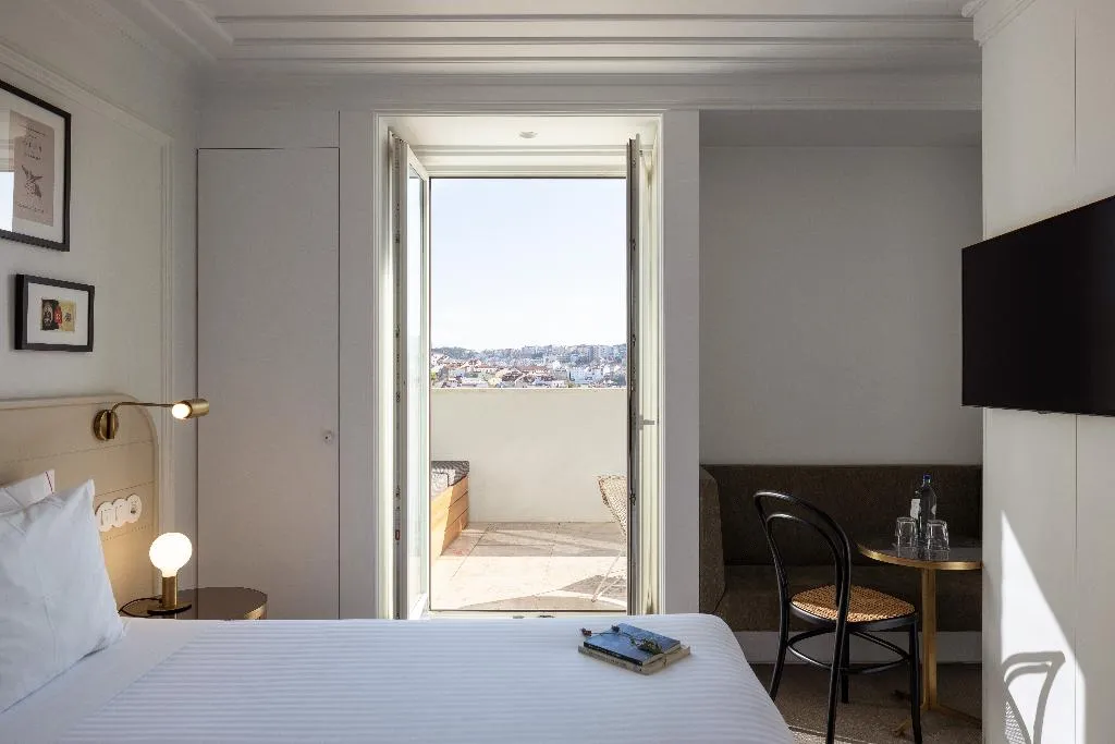 DOUBLE SUPERIOR WITH VIEWS Room, Lisboa Pessoa Hotel, Lisbon