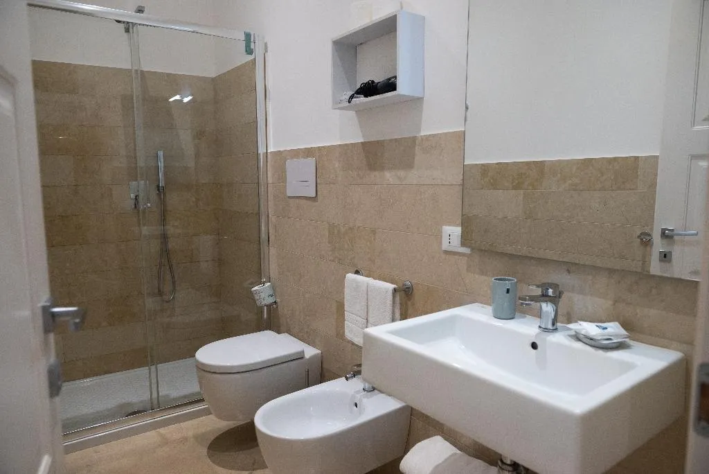 SUITE CAPACITY 6 TWO BEDROOMS Room, Zibibbo Suites & Rooms, Palermo