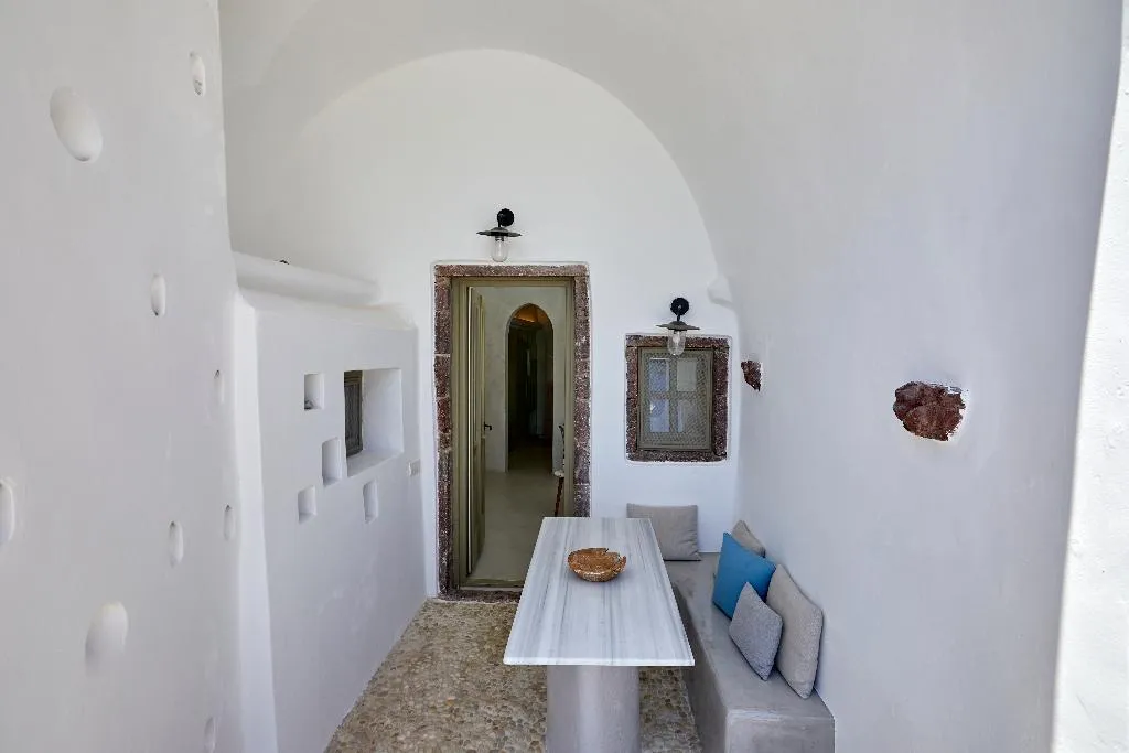 SUITE WITH JACUZZI Room, Rhenia'S Suites, Santorini