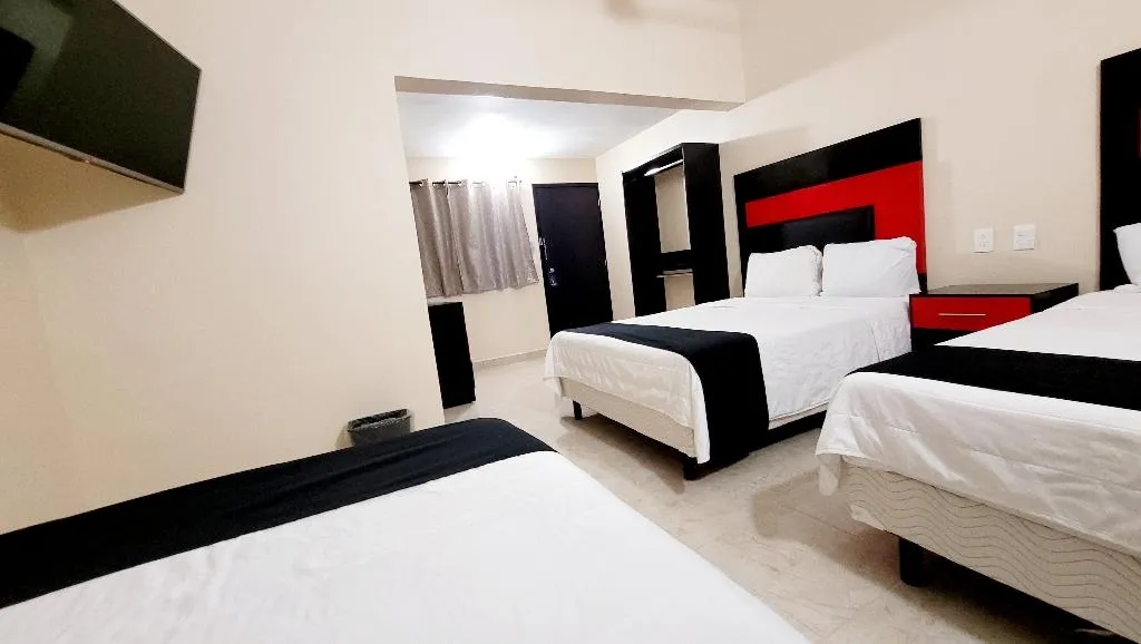 FAMILY ROOM THREE BEDS Room, Jardín Cancún, Cancun Area
