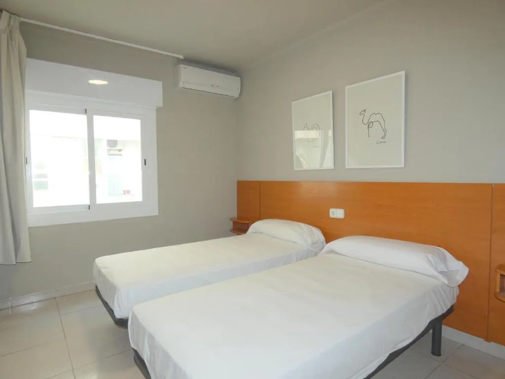 APARTMENT CAPACITY 8 THREE BEDROOMS Room, Rentalmar Family Acantilados, Costa Dorada