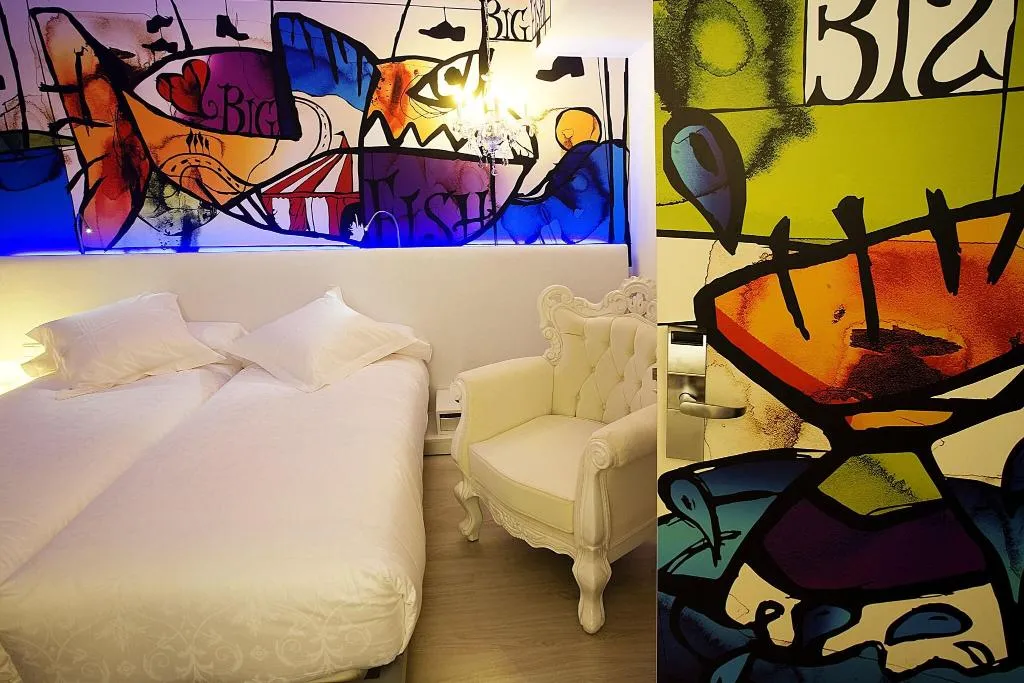 Room, Dormirdcine, Madrid