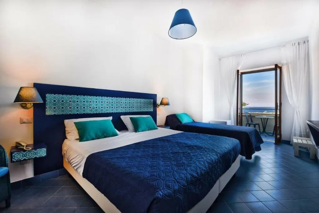 QUADRUPLE SEA VIEW Room, Baia Di Puolo, Naples