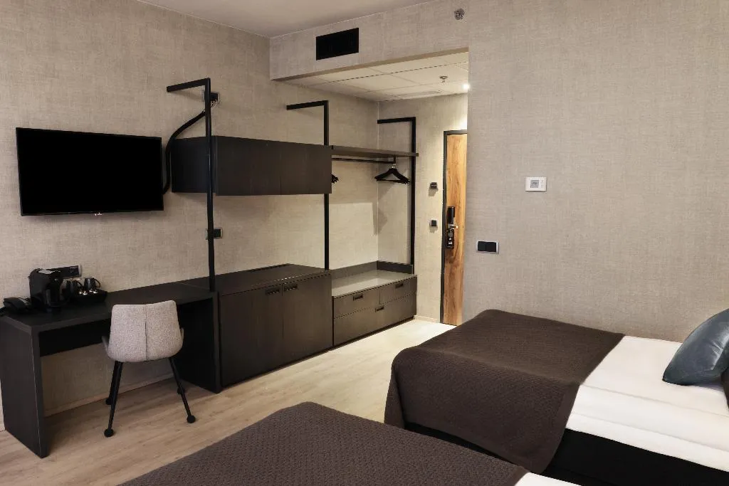 DOUBLE STANDARD Room, Grand Hotel Reykjavik, Reykjavik