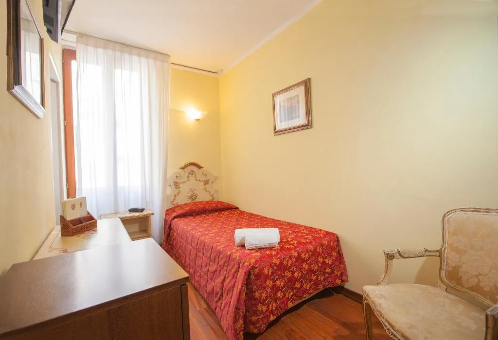 SINGLE STANDARD Room, Hotel Malibran, Venice
