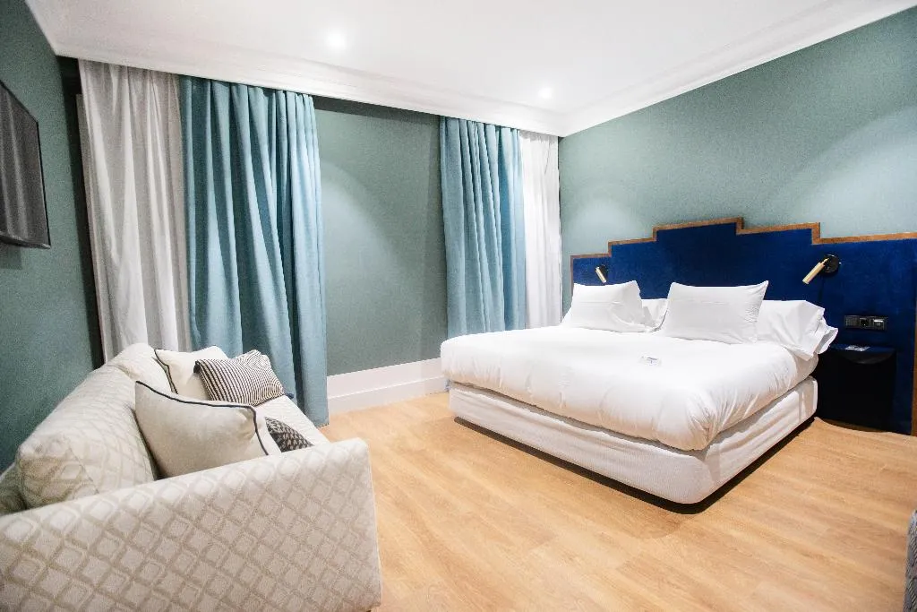 DOUBLE STANDARD Room, Soho Boutique Congreso, Madrid
