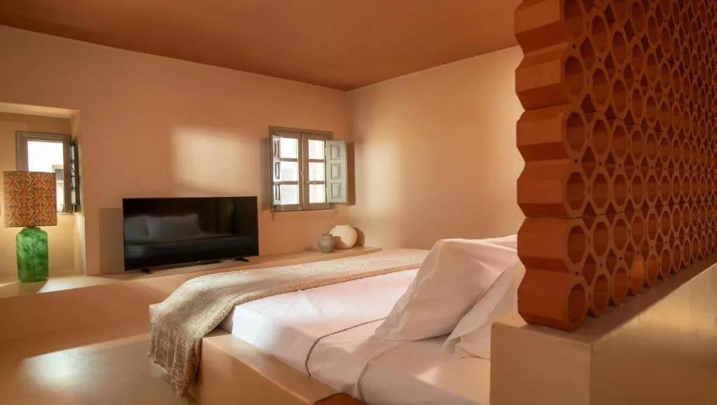 SUITE WITH JACUZZI WITH VIEWS Room, Terra Verde Oia By K&k, Santorini