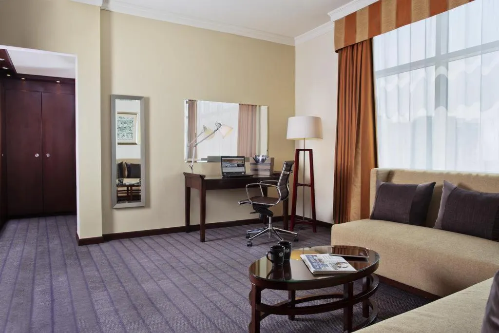 SUITE PREMIUM Room, Radisson Blu Hotel Dubai Barsha Heights, Dubai