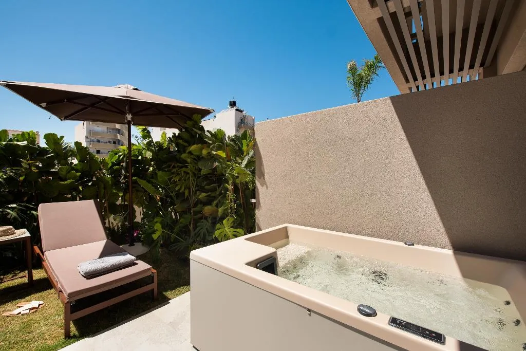 TRIPLE WITH JACUZZI Room, Cosmeen Lifestyle Boutique Stay, Crete