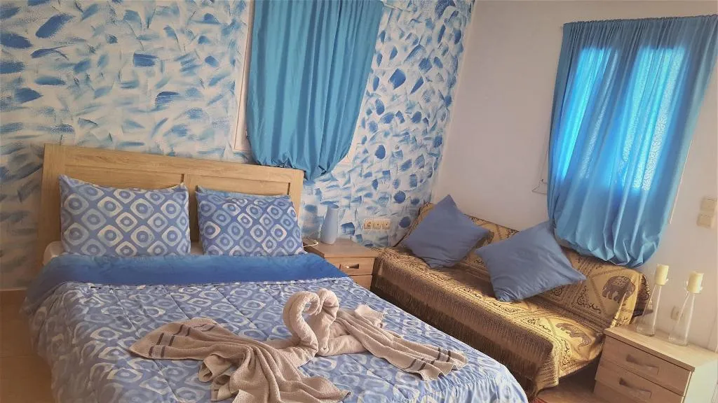 Room, Pleasure Beachside Studios, Santorini