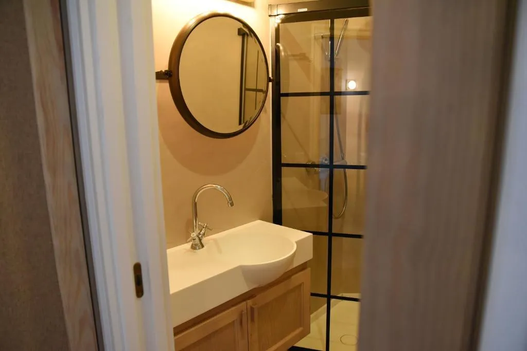 APARTMENT WITH PRIVATE POOL Room, Honest Sevilla, Seville