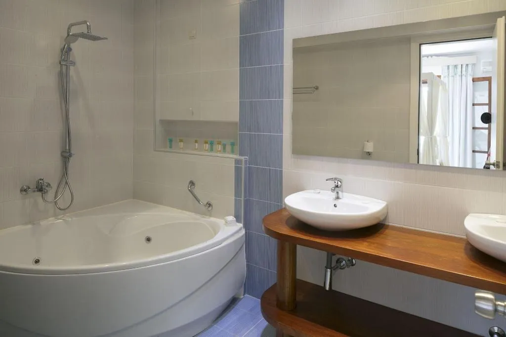 Room, Magic, Skiathos