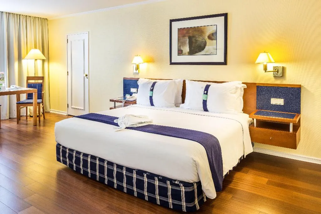 SUITE KING SIZE BED Room, Holiday Inn Lisboa, Lisbon