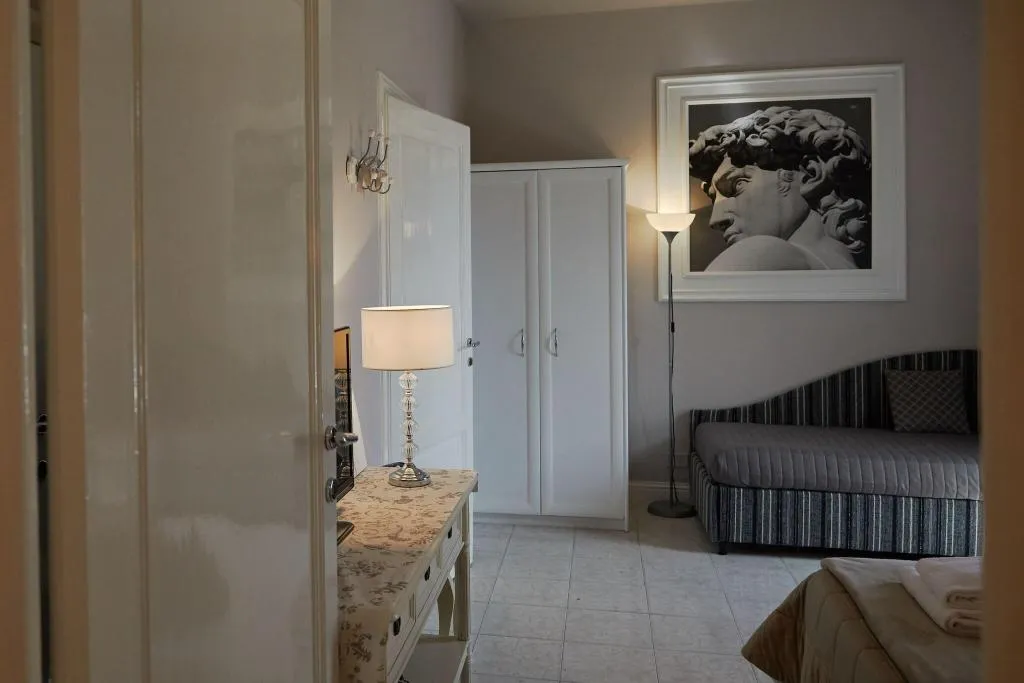 Room, B&B Leone X, Florence