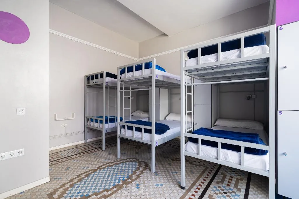 Bed in dormitory CAPACITY 8 WITH SHARED BATHROOM Room, Purple Nest, Valencia
