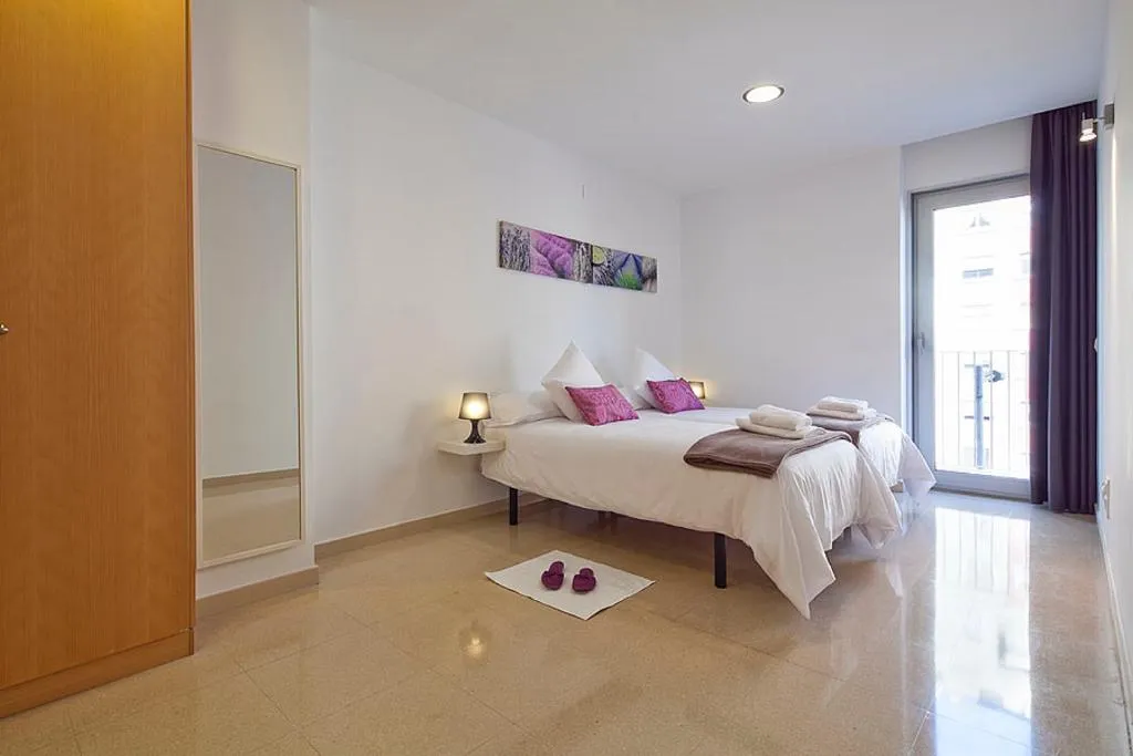 APARTMENT TWO BEDROOMS Room, Charmsuites Paralel, Barcelona