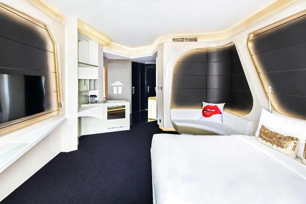 DOUBLE DELUXE CANAL VIEW Room, V Hotel Dubai, Curio Collection by Hilton, Dubai