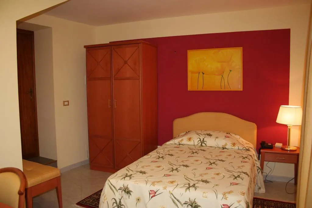 Room, Hotel d'Orleans, Palermo