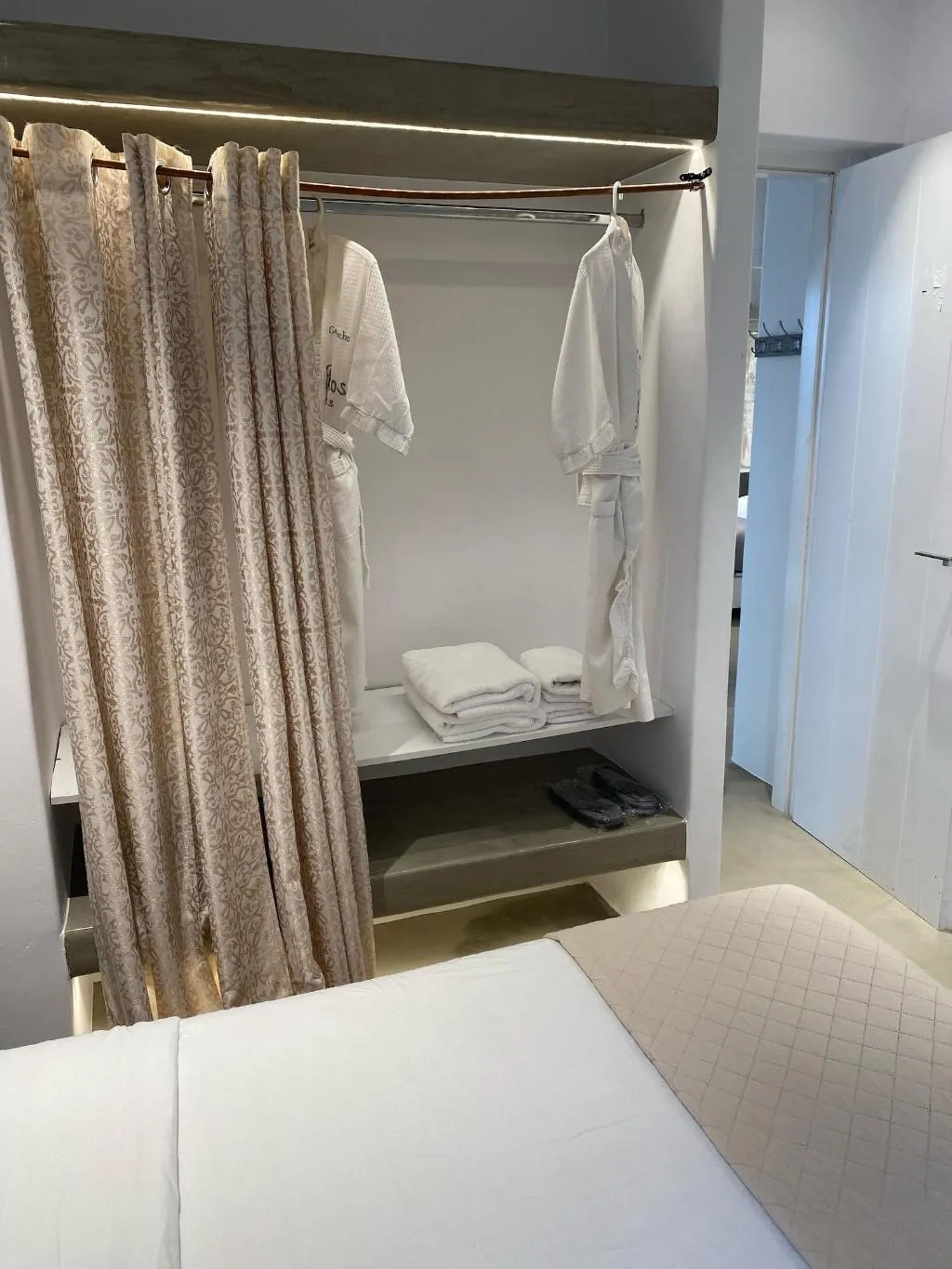 Room, Flaskos Suites, Mykonos